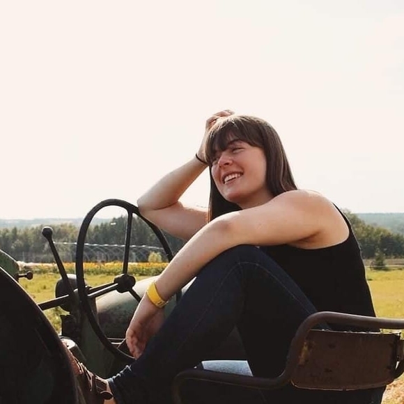 Meet your Posher, Brianna - Picture 1 of 1